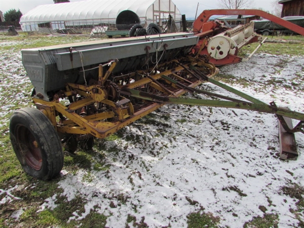 M-M GRASS FIELD SEEDER
