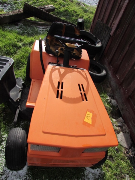 VINTAGE CRAFTSMAN RIDING MOWER THAT MOWS!