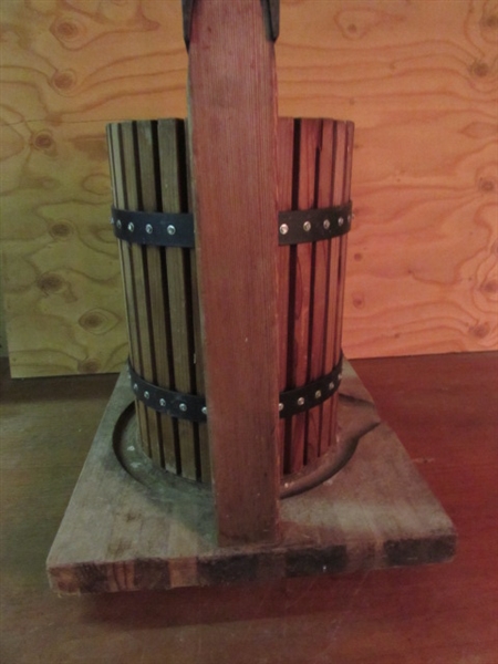 HANDCRAFTED WINE BASKET PRESS