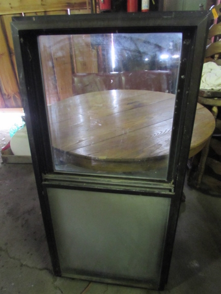 DOUBLE PANE WINDOW