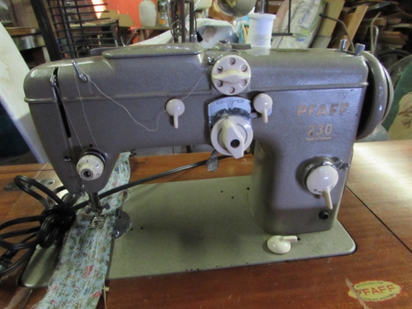 CLASSIC PFAFF SEWING MACHINE IN ORIGINAL MODERN DESK