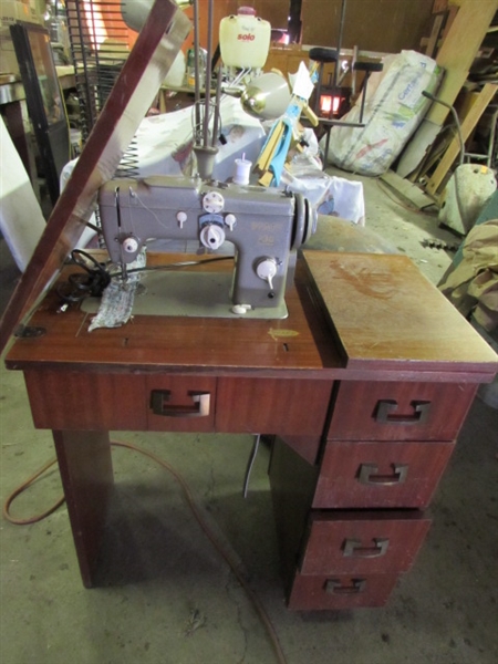 CLASSIC PFAFF SEWING MACHINE IN ORIGINAL MODERN DESK