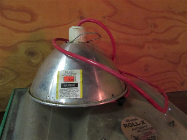 MARSH ROLL-X AUTOMATIC INCUBATOR & 2 HEAT LAMPS
