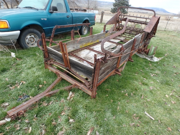 1948 DAVID BRADLEY MANURE SPREADER