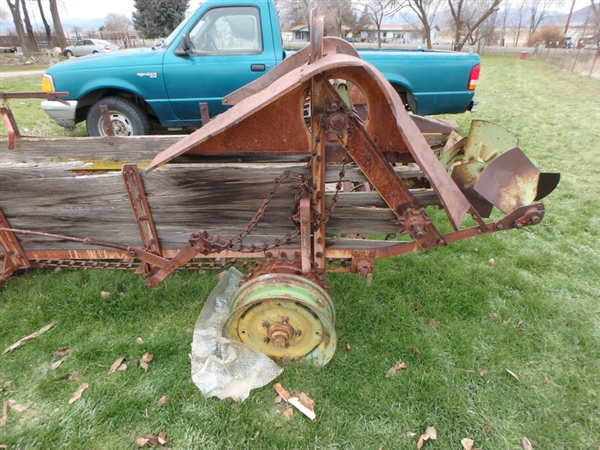 1948 DAVID BRADLEY MANURE SPREADER