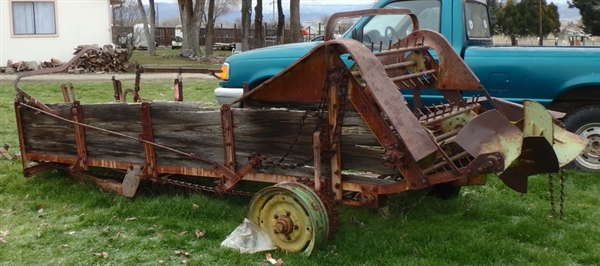 1948 DAVID BRADLEY MANURE SPREADER