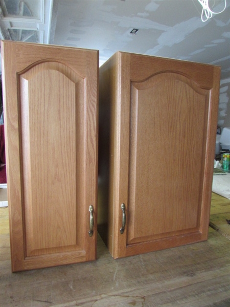 2 WALL CABINETS