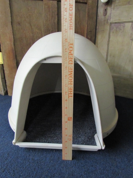 IGLOO CAT HOUSE