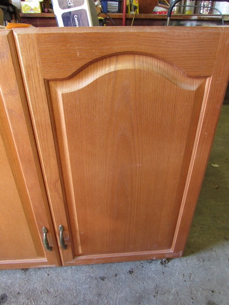 2 DOOR OAK UPPER WALL CABINET