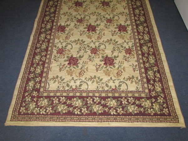 BEAUTIFUL VICTORIAN STYLE AREA RUG