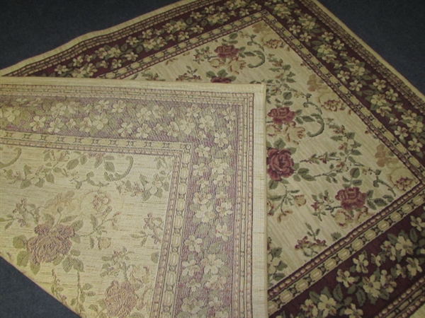 BEAUTIFUL VICTORIAN STYLE AREA RUG