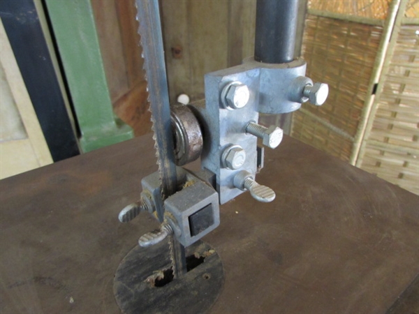 CENTRAL MACHINERY 14 WOOD CUTTING BANDSAW
