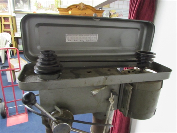 5 SPEED FLOOR DRILL PRESS