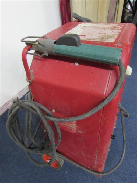 LINCOLN 225 AMP ARC WELDER