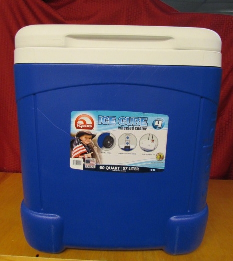 IGLOO 60 QT. ICE CHEST WITH WHEELS