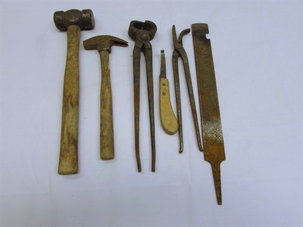 VINTAGE FARRIERS TOOLS