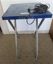 SMALL METAL WORKBENCH WITH OUTLET