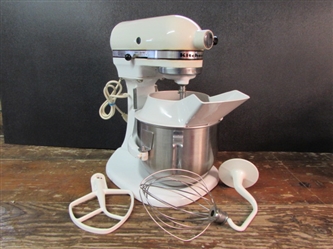 VINTAGE K5-A KITCHENAID MIXER WITH BEATERS