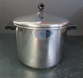 FARBERWARE STAINLESS STEEL 8 QUART STOCK POT WITH LID.