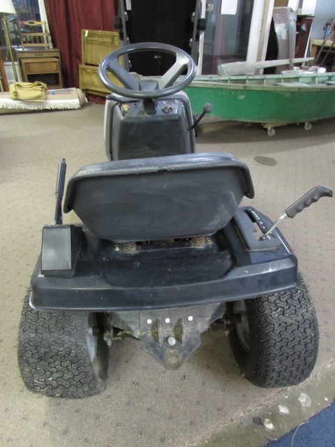 Lot Detail Noma Lawn Tractor