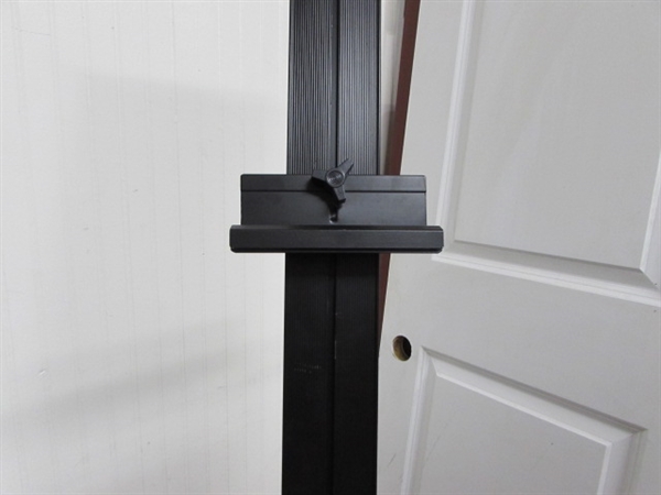 METAL EASEL