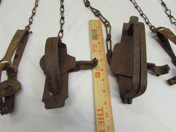 VINTAGE VICTOR METAL SMALL ANIMAL TRAPS