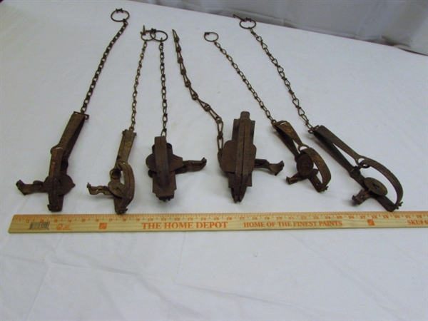 VINTAGE VICTOR METAL SMALL ANIMAL TRAPS