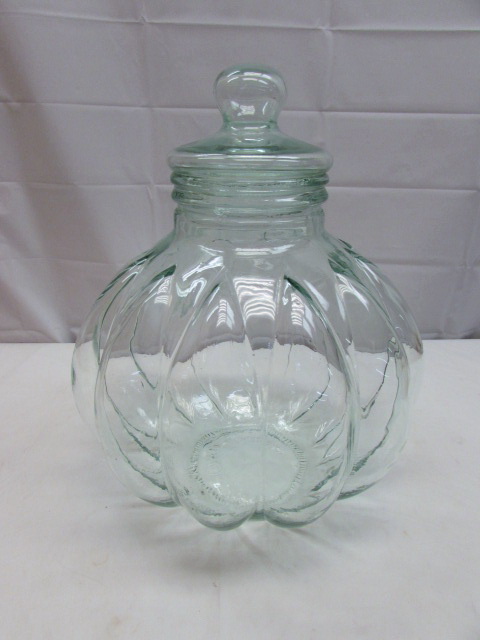 Lot Detail - BEAUTIFUL EXTRA LARGE DECORATIVE GLASS JAR WITH LID