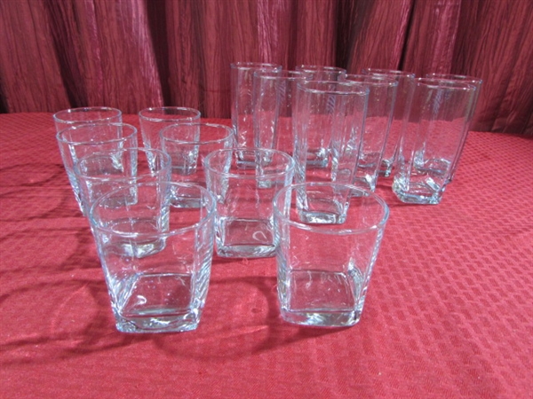 ANCHOR HOCKING BEVERAGE SET