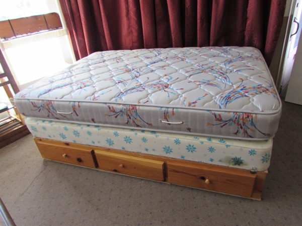 FULL SIZE MATTRESS/BOX SPRING WITH PEDESTAL FRAME & 6 DRAWERS