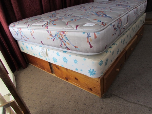 FULL SIZE MATTRESS/BOX SPRING WITH PEDESTAL FRAME & 6 DRAWERS