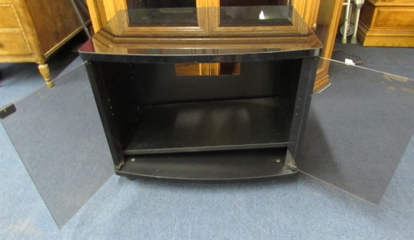BLACK LACQUER TV STAND