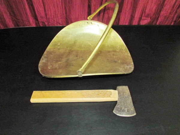 KINDLING HOLDER & HATCHET