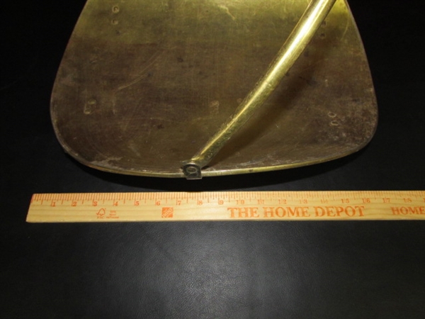 KINDLING HOLDER & HATCHET