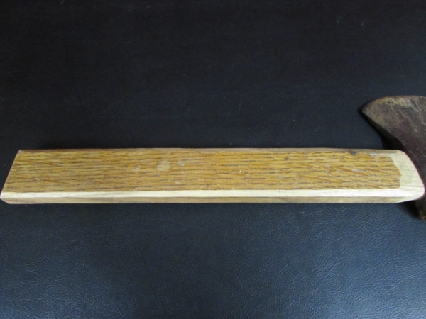KINDLING HOLDER & HATCHET
