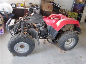 KAWASAKI BAYOU KLF300C 4X4 - FOR PARTS OR REPAIR - LOCATED OFF-SITE