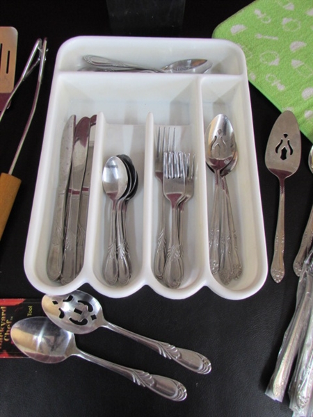 GINSU KNIFE SET & FLATWARE