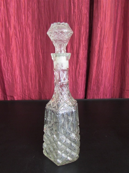GLASS DECANTERS AND GLASSES