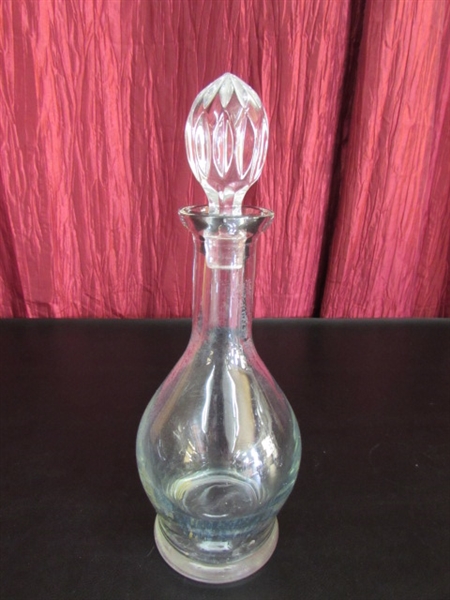 GLASS DECANTERS AND GLASSES