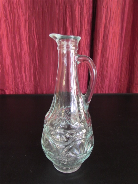 GLASS DECANTERS AND GLASSES