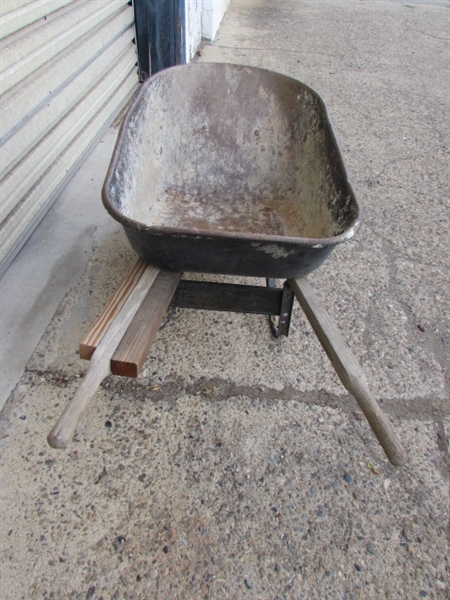 TRU TEMPER WHEELBARROW