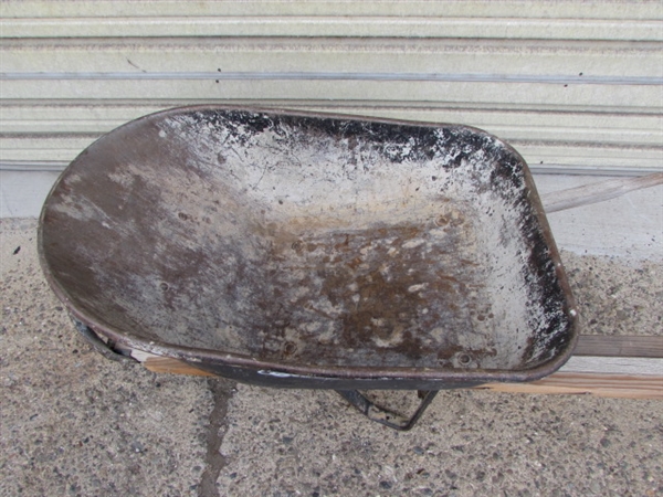 TRU TEMPER WHEELBARROW