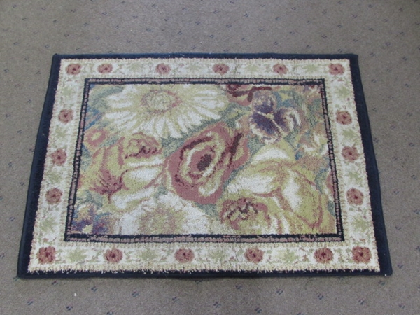 FLORAL PRINT THROW RUG