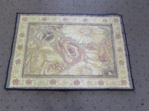 FLORAL PRINT THROW RUG