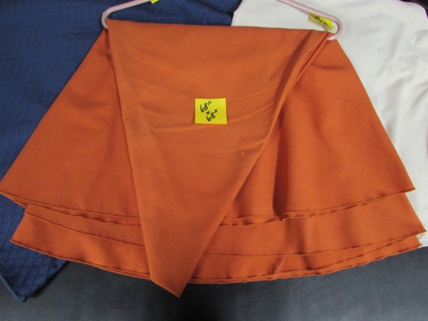 TABLE RUNNERS AND TABLECLOTHS