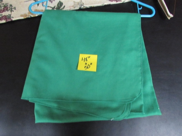 TABLE RUNNERS AND TABLECLOTHS