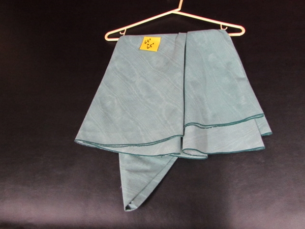 TABLE RUNNERS AND TABLECLOTHS