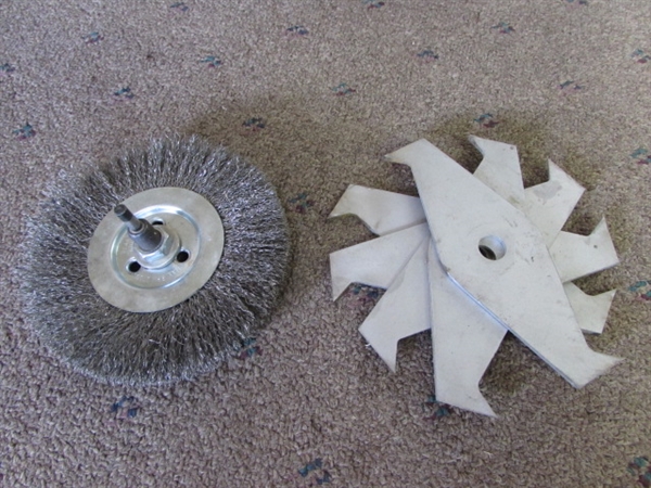 METAL PET FOOD CONTAINER / ASSORTMENT OF BLADES