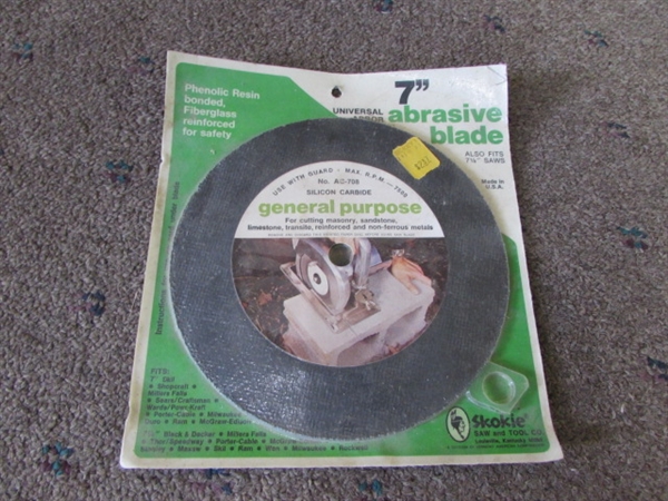 METAL PET FOOD CONTAINER / ASSORTMENT OF BLADES