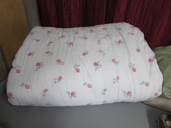 COMFORTER AND SHEETS